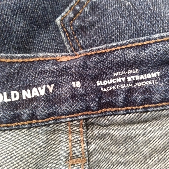 Old Navy | Hi rise Slouchy Straight Secret Slim Pockets Cropped button fly jeans - Picture 8 of 9